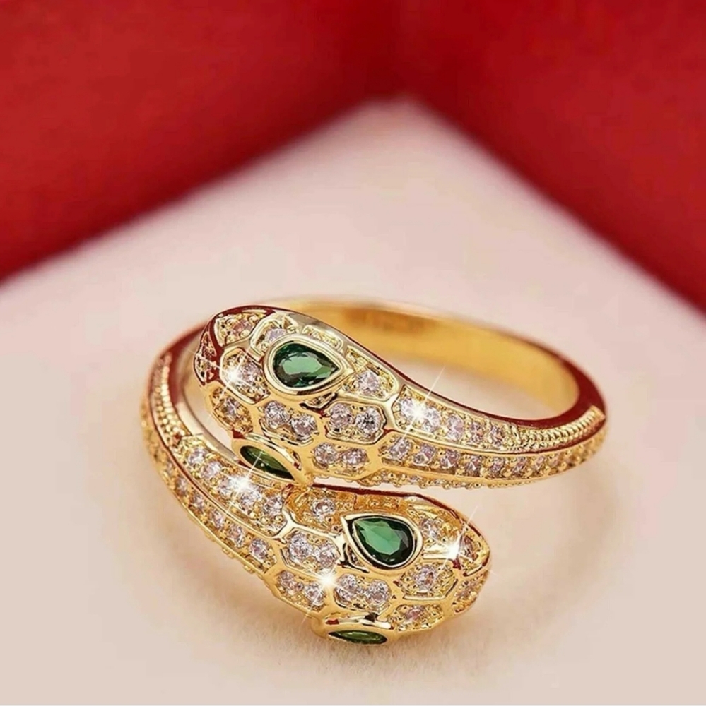Gorgeous Luxury snake ring